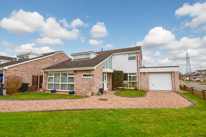 4 Bedroom Detached House For Sale In Dunvegan Way, Bedford, MK41