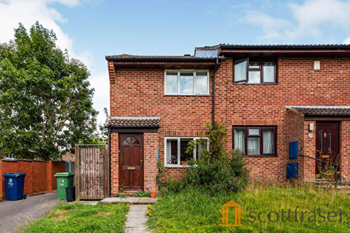 2 Bedroom End Of Terrace House To Rent In Hengrove Close, Headington, OX3