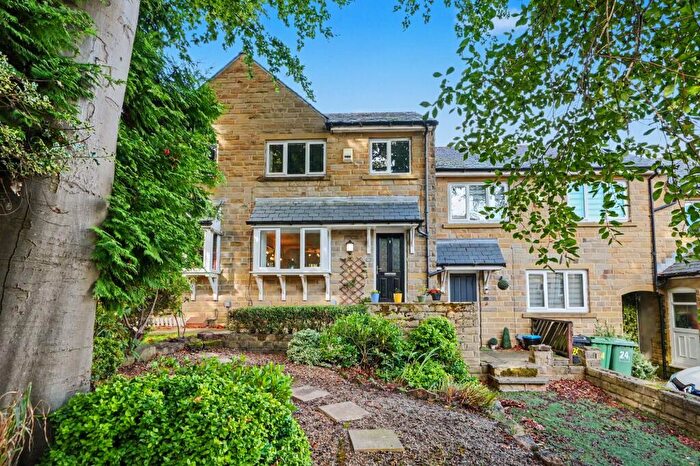 3 Bedroom Terraced House For Sale In Ellerslie Court, Edgerton, Huddersfield, HD2