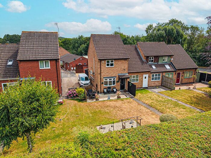 2 Bedroom Town House For Sale In Bluebell Close, Kirby Muxloe, LE9