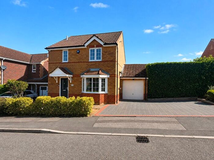 3 Bedroom Detached House For Sale In Cotswold Drive, Wellingborough, Northamptonshire, NN8
