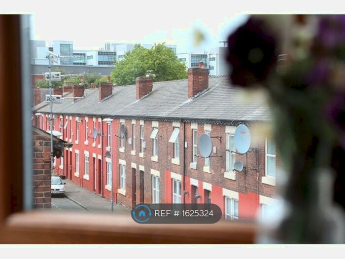 4 Bedroom Terraced House To Rent In South Grove, Manchester, M13