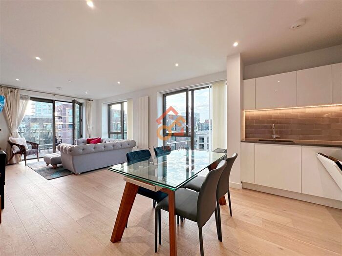 2 Bedroom Flat To Rent In Pendant Court, Shipwright Street, London, E16