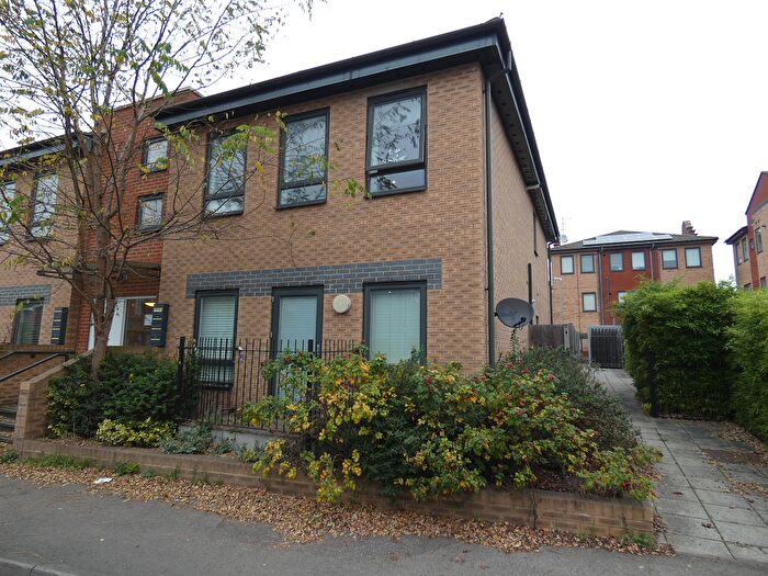 2 Bedroom Property To Rent In High Street, Old Woking, GU22