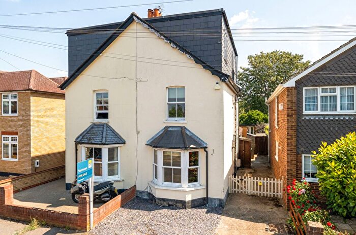3 Bedroom Semi-Detached House For Sale In Shepperton, TW17