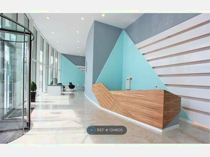 2 Bedroom Flat To Rent In Newgate, Croydon CR0