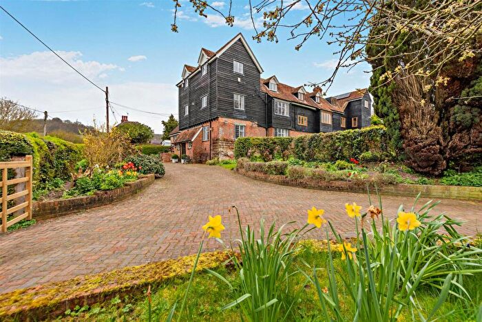 6 Bedroom Semi Detached House For Sale In Water Lane, Thurnham, ME14