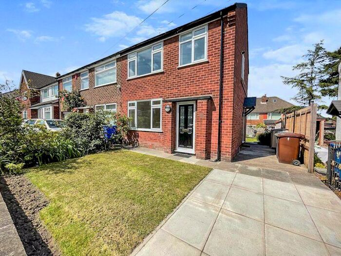 3 Bedroom Semi-Detached House To Rent In Langdale Drive, Bury, BL9