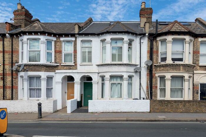 2 Bedroom Flat To Rent In Townmead Road, London, SW6