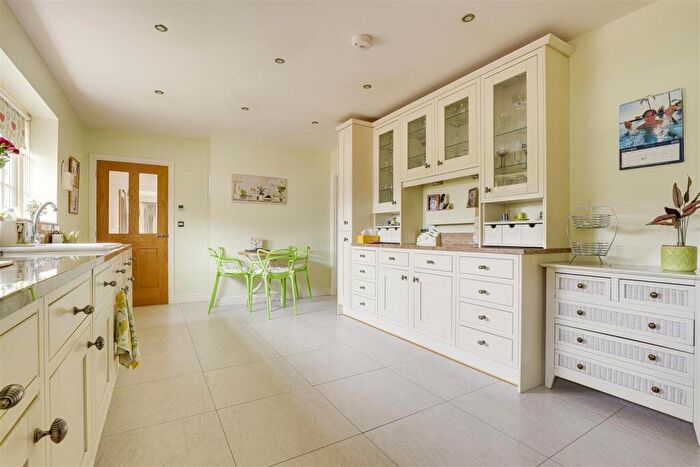 2 Bedroom Cottage For Sale In Adbolton Lane, West Bridgford, Nottinghamshire, NG2