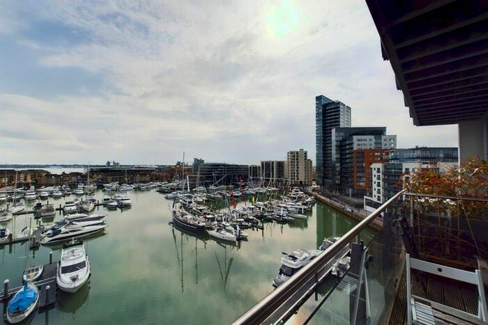 2 Bedroom Flat To Rent In Sundowner, Channel Way, Southampton, SO14
