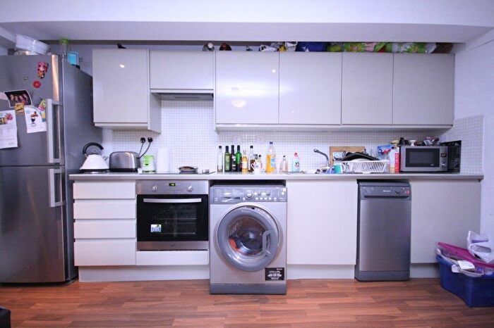 3 Bedroom Flat To Rent In St Johns Grove, Archway, London, N19