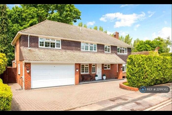5 Bedroom Detached House To Rent In Wynsham Way, Windlesham, GU20