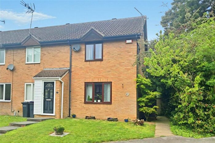 2 Bedroom End Of Terrace House For Sale In Rochester Avenue, Canterbury, CT1