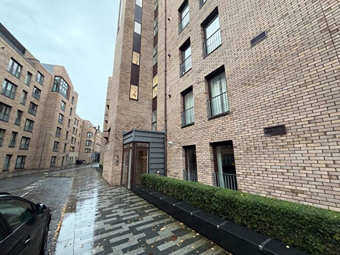 2 Bedroom Flat To Rent In Brandfield Street, Edinburgh, EH3