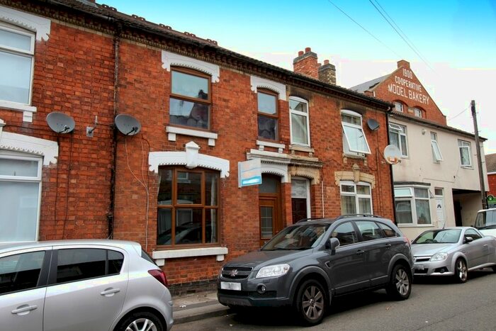 2 Bedroom Terraced House To Rent In King Street, Kettering, Northamptonshire, NN16