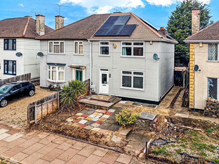 3 Bedroom Semi Detached House For Sale In Aikman Avenue, Leicester, LE3