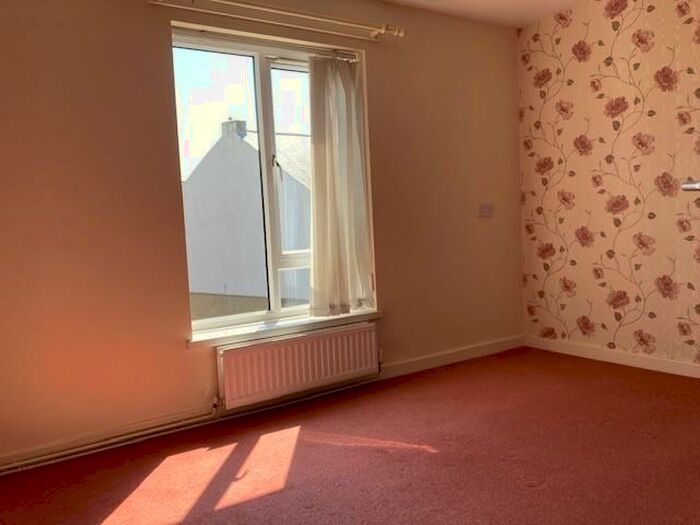 1 Bedroom Flat To Rent In Grasmere Court, Newcastle Upon Tyne, NE15
