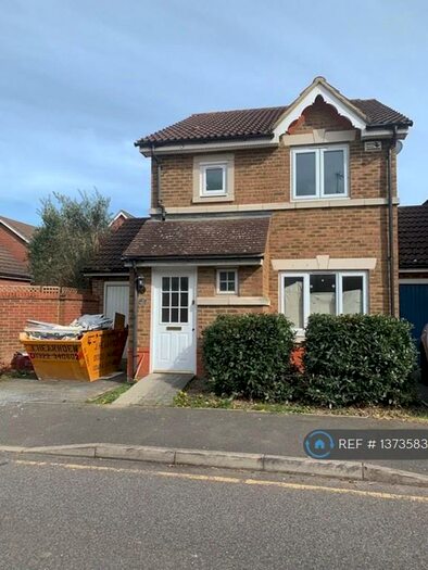 3 Bedroom Detached House To Rent In Bascombe Grove, Crayford, Dartford, DA1