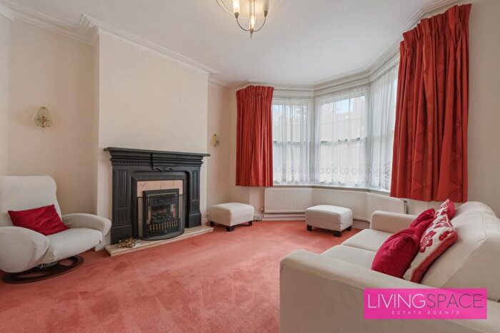 4 Bedroom Terraced House For Sale In Eastern Road, Wood Green, N22
