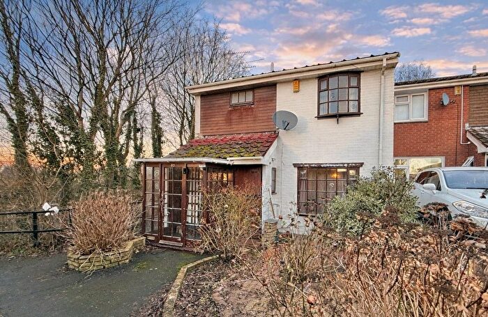 3 Bedroom End Terrace House For Sale In Dallamoor, Telford, TF3