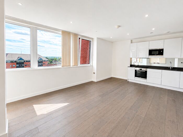 2 Bedroom Flat To Rent In High Street, Bromley, BR1