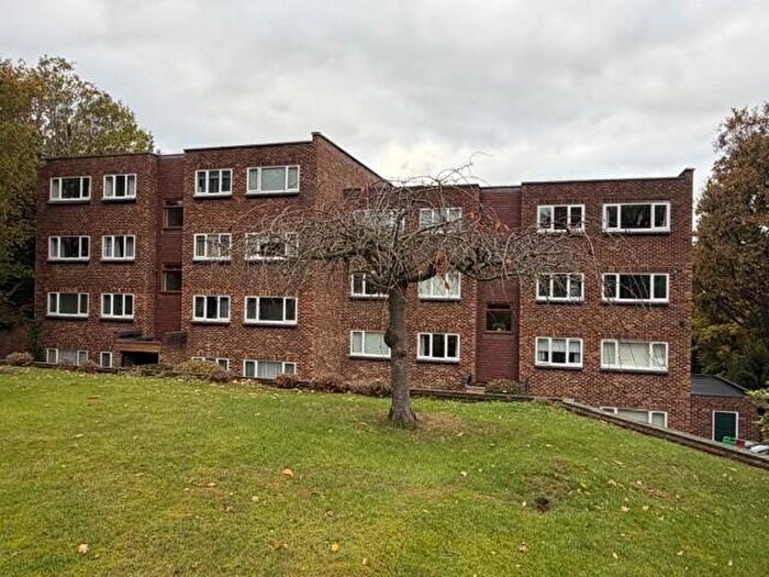2 Bedroom Apartment To Rent In Weybridge, Surrey, KT13