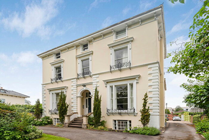 1 Bedroom Apartment For Sale In Pittville Crescent, Cheltenham, GL52