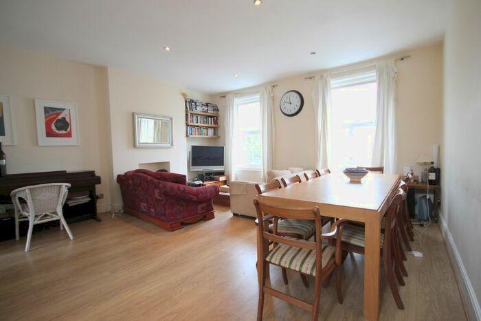 3 Bedroom Flat To Rent In Falkland Road, Kentish Town, NW5