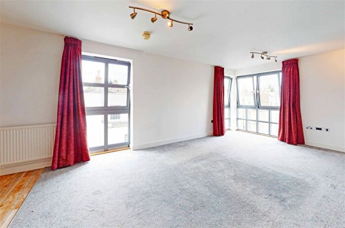 2 Bedroom Flat To Rent In Imperial Gate, Cheltenham, GL50