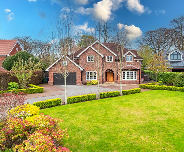 4 Bedroom Detached House For Sale In Moorside Road, Urmston, M41