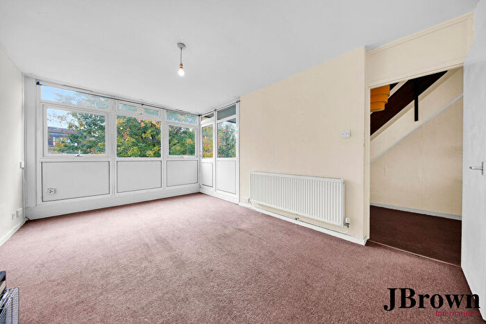 3 Bedroom Flat For Sale In Brockmer House, Crowder Street, London, E1