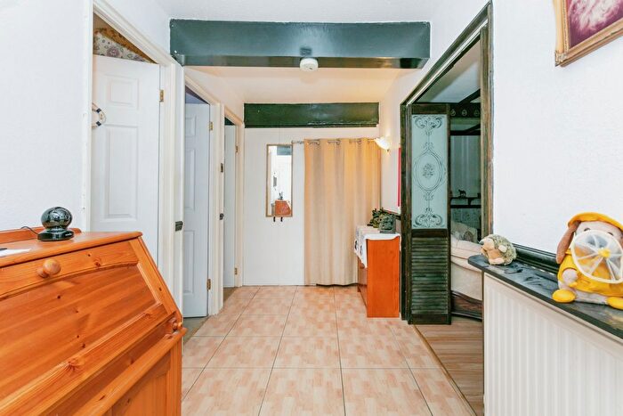 2 Bedroom Bungalow For Sale In Dodkin, Beanhill, Milton Keynes, Buckinghamshire, MK6