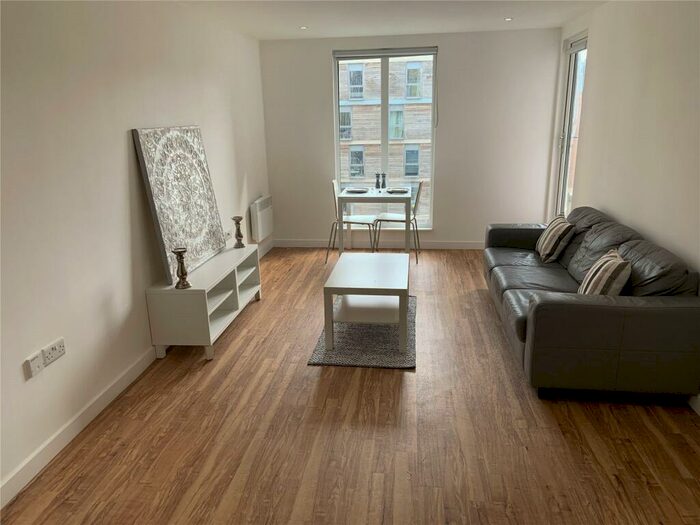 2 Bedroom Flat To Rent In The Exchange, Elmira Way, Salford Quays, M5