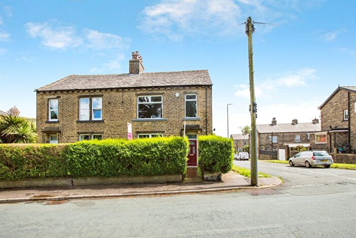 3 Bedroom Semi-Detached House For Sale In Beechwood Road, Halifax, HX2