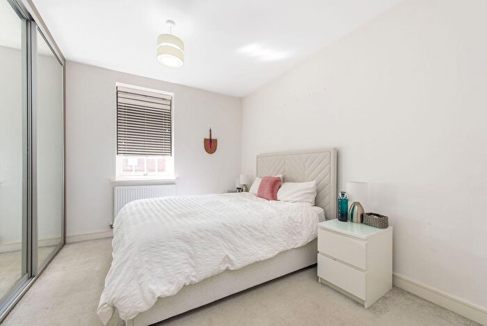 1 Bedroom Flat To Rent In Collison Avenue, Barnet, EN5