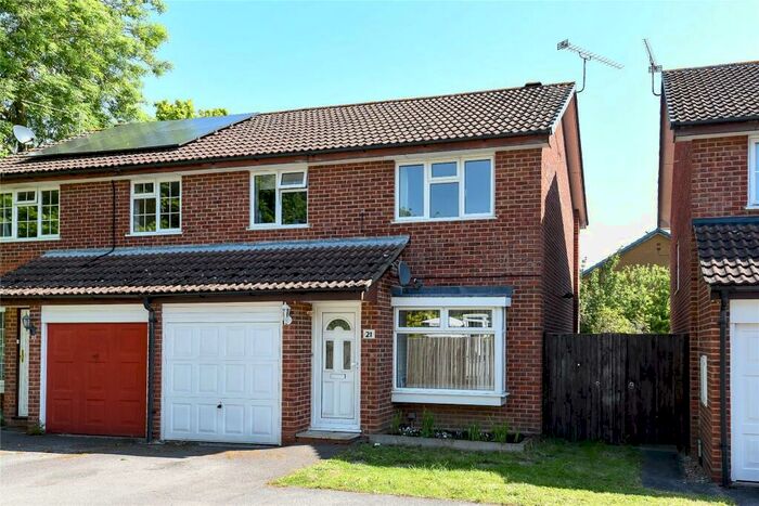 3 Bedroom Semi-Detached House To Rent In Chittering Close, Lower Earley, Reading, Berkshire, RG6