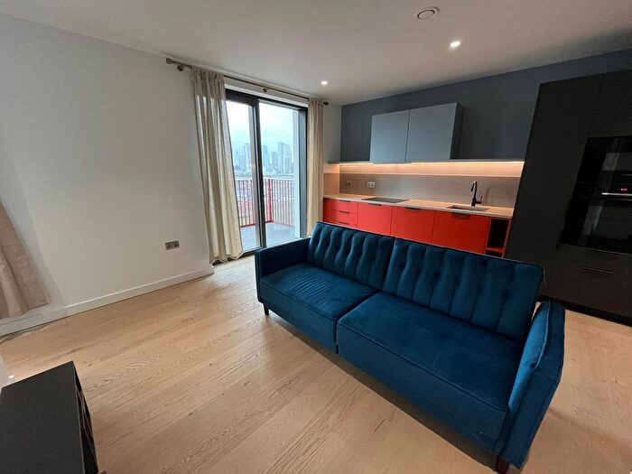 1 Bedroom Flat To Rent In Peninsula Square, Greenwich, London, SE10
