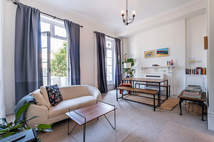1 Bedroom Flat For Sale In Claverton Street, London, SW1V