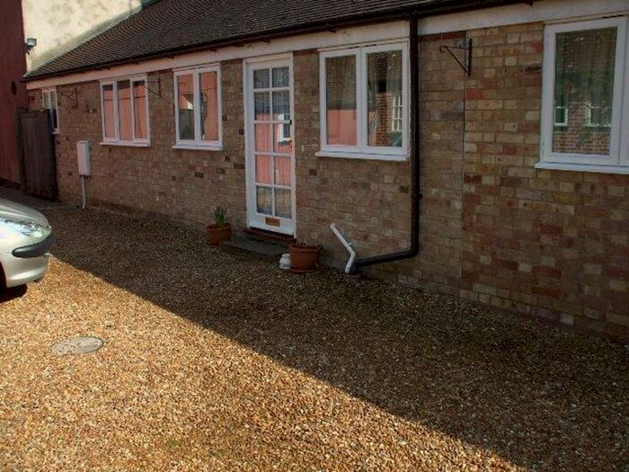 1 Bedroom Bungalow To Rent In Post Street, Godmanchester, Huntingdon PE29