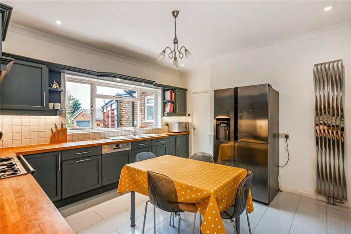 3 Bedroom Bungalow For Sale In Cherry Orchard, Tenterden, Kent, TN30