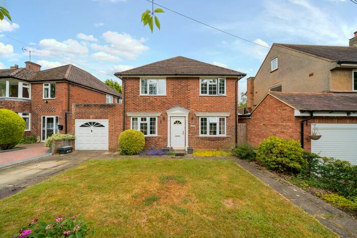 4 Bedroom Detached House For Sale In Toulmin Drive, St.Albans, AL3