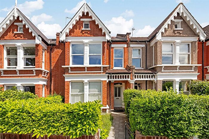 3 Bedroom Flat For Sale In Clive Road, West Dulwich, London, SE21