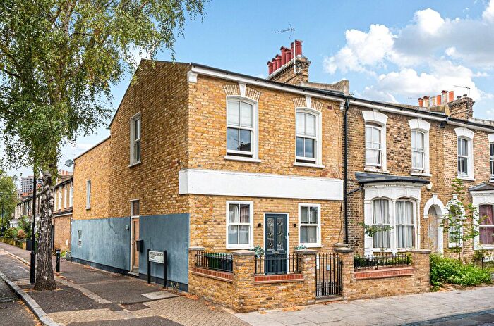 2 Bedroom End Of Terrace House For Sale In Wrigglesworth Street, London, SE14
