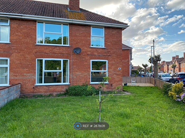 3 Bedroom Semi-detached House To Rent In Coleridge Green, Bridgwater, TA6
