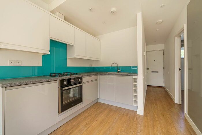 1 Bedroom Flat To Rent In Rectory Green, Beckenham, BR3