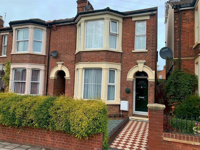 3 Bedroom House To Rent In Bierton Road, Aylesbury, HP20