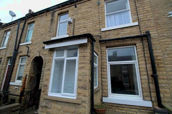 2 Bedroom House To Rent In Corby Street, Huddersfield, West Yorkshire, HD2