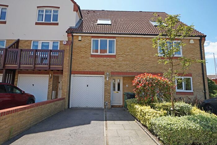 3 Bedroom Town House To Rent In Tintagel Way, Port Solent, PO6