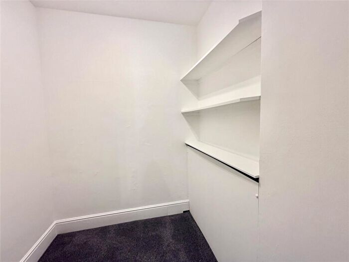 2 Bedroom Apartment To Rent In West Cliff Gardens, Bournemouth, Dorset, BH2